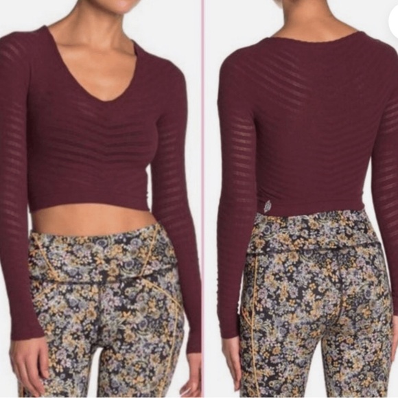 NWT Free‎ People Long Sleeve Top "Gone Adrift" in Red Night Size Small Cropped - Picture 1 of 8